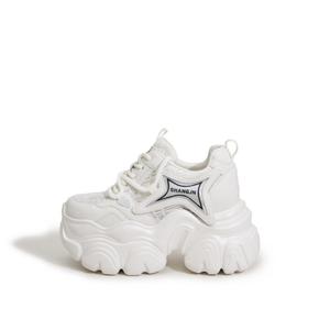 Дышащие легкие низкие кроссовки для увеличения роста, женские Milan love song, White