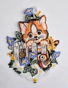 Вышивка Плауэна на окне картина "Кот на заборе" Stickereien Plauen 20х29 см, цвет bunt