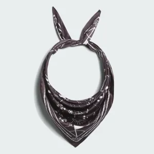 значки и шарфы adidas