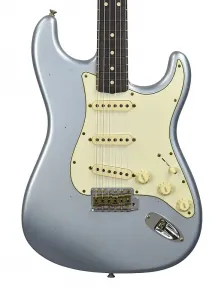 Fender Custom Shop 63 Stratocaster Journeyman Relic в цвете Ice Blue Metallic