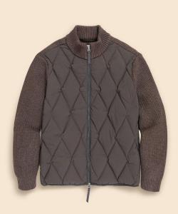 Эластичная трикотажная и стеганая пуховая куртка из смеси нейлона и хлопка.