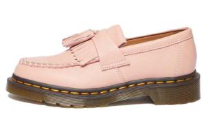 Dr.Martens Женские кожаные мокасины Dr. Martens Adrian Virginia с кисточками цвета персиково-бежевый