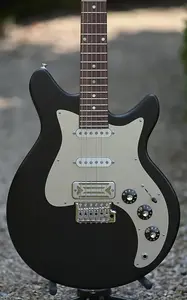 Eastman Fullertone DC'62 - моссовый черный