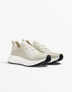 Кроссовки Oysho Multi-activ в бежевом цвете