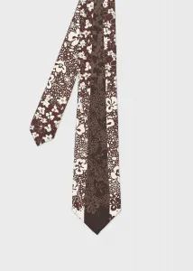 галстук с принтом в центре панели