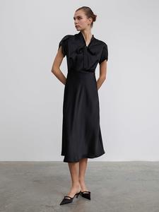 Платье в черном BGN