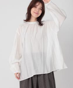 Блузка с объемными рукавами спереди