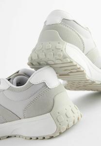 Кроссовки на шнуровке CHUNKY REGULAR FIT Next, серый