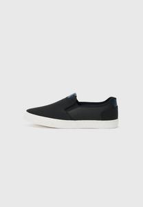 Кроссовки Slip-ons Pier One by Zalando, синий