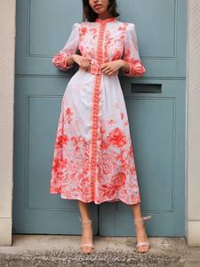 Миди-платье с цветочным принтом cora с высоким воротом Raishma, цвет Orange/White