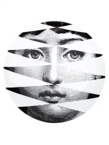 Тарелка с принтом лица, 26 см, Fornasetti, черный