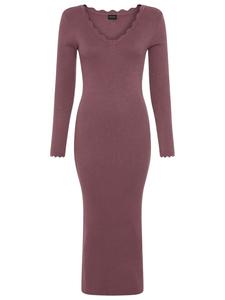 Laura Scott Темно-розовое вязаное платье