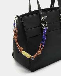 Сумка-трансформер в стиле тоут с застежкой на молнию и съемным кольцом для ключей, однотонная Parfois, черный