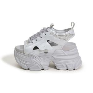 Milan love song Серебряные пляжные сандалии для женщин, цвет Silver