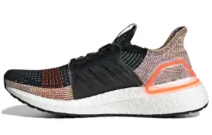 Женские кроссовки Adidas Ultraboost 19
