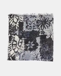 Шерстяной платок с черным абстрактным принтом Abbacino