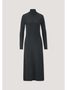 Hessnatur Вязаное платье черного цвета