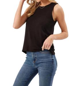 Камилла футболка с рюшами в черном цвете Kylie Paige