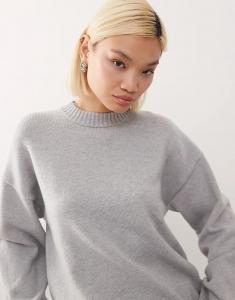 Джемпер Monki оверсайз со спущенным плечом в сером меланжевом цвете