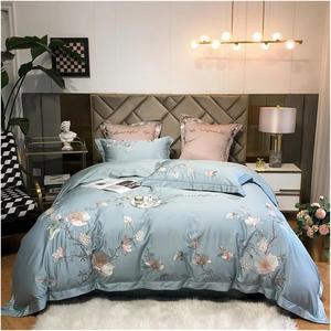 YUSIWOAL Комплект постельного белья из египетского хлопка 100S серо-белый с цветочной вышивкой bloom Blue