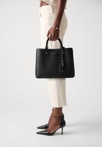Сумка MERIDIAN GIRLFRIEND SATCHEL Guess, черный
