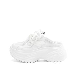 BOERDIQI Сандалии с закрытым носком женские белые