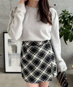 Вязаный топ с короткой спинкой и лентой из перьев [Универсальный вязаный]