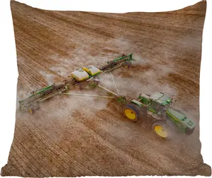 Подушка для улицы - Трактор - Поле - Ферма - Фермер - Зеленый - 40 x 40 см - Устойчива к погодным условиям - Подушка для отдыха - Подушка - Для интерьера - Обивка с изображением MuchoWow