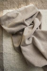 Полотенце банное из махровой ткани H&M, 70x140 см, коричневый