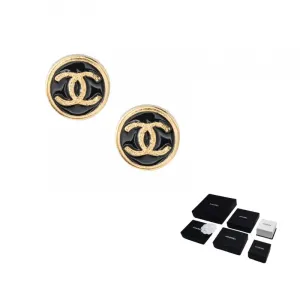 CHANEL Серьги-гвоздики из сплава для женщин черные