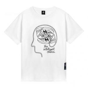 Футболка New Balance Athletics Delorenzo Shoe Feminina Tee 'White Black', белый