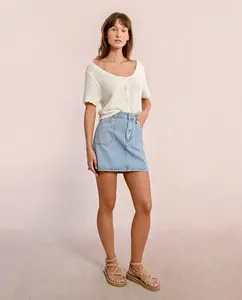 Короткая джинсовая юбка со скошенными карманами Molly Bracken, голубой