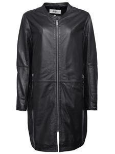 Кожаное пальто 42023104 черного цвета Maze