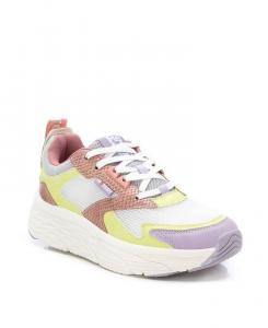 Женские кроссовки розовые с разноцветным акцентом XTI, цвет Pink