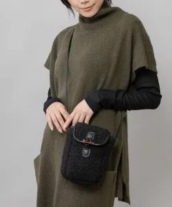 Сумочка из боа и искусственной кожи