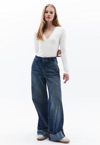 Топ с длинными рукавами MIT FIGURUMSPIELEND LOOK OXXO, молочный