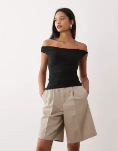 Черный топ со шнуровкой на спине и закрученными плечами ASOS DESIGN