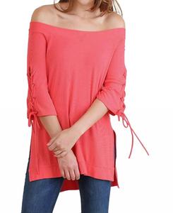 Милый повседневный топ со шнуровкой в клубничном цвете Umgee, Strawberry