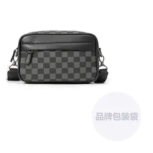 CARTELO Черный унисекс квадратный плечевой рюкзак из ПВХ, Black Plaid