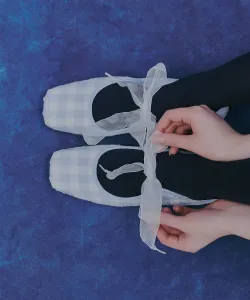 Туфли «Мэри Джейн» на площади Камила Charles & Keith, цвет Light Blue