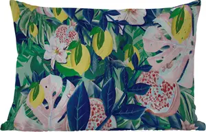 Подушка для улицы - Цветы - Фрукты - Цветы - 50 x 30 см - Устойчива к погодным условиям - Подушка для отдыха - Подушка для дивана - Украшение для гостиной MuchoWow