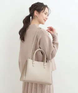 Трехслойная сумка-тоут, которая выглядит как цельный кусок кожи, идеально подходит для создания изысканного образа Shoo・La・Rue, цвет Gray (012)