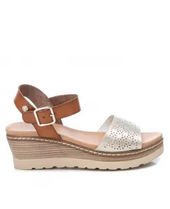 Женские босоножки на танкетке Xti, золото