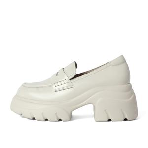 Лоферы женские черные экрю 7 см BELLE, серебристые