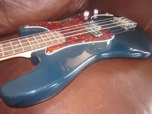 Электрический бас-гитар Nashville Guitar Works 4-струнный, синий, с накладкой из черепахового пластика NGW-210BL
