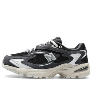 Кроссовки 725 New Balance, черный