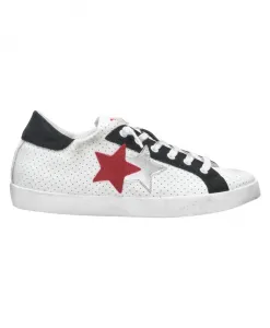 Белые кожаные кроссовки с черными, серебряными и красными деталями. 2Star, белый