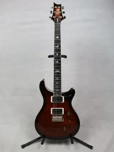 Электрогитара PRS SE Custom 24 с корпусом из клена «Quilt», черно-золотой солнечный взрыв, с чехлом