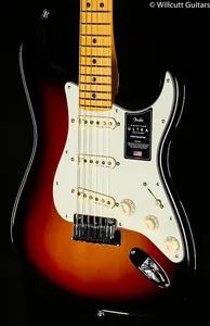 Fender American Ultra Stratocaster с кленовым грифом, цвет Ultraburst (564)