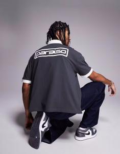 Свободное поло ASOS DESIGN из плотной ткани плотностью 220 г/м² с брезентовым воротником и аппликацией черного цвета